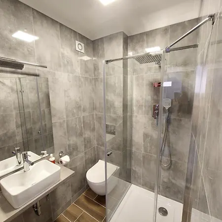 Eskada 홈스테이 *